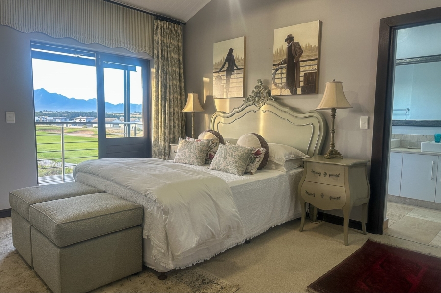 5 Bedroom Property for Sale in Oubaai Western Cape